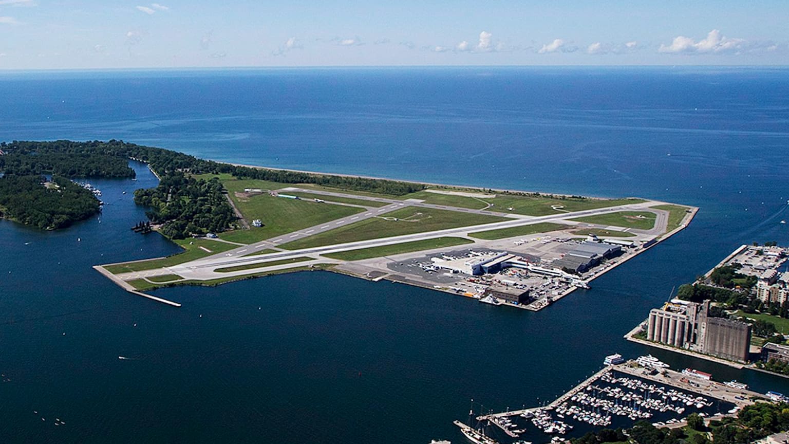 Federal Government Halts Billy Bishop Airport Expansion to Protect Toronto Waterfront
