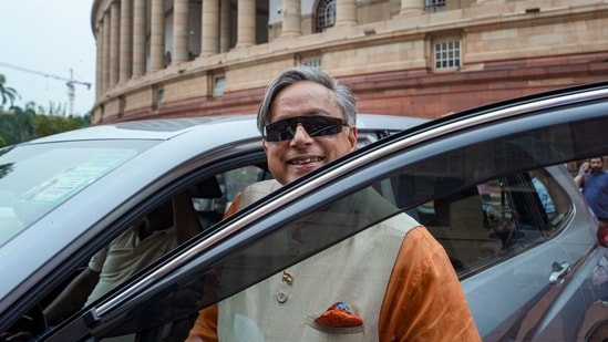 Shashi Tharoor's son sparks debate on banning 'boomers' on WhatsApp amid CJP protests and minister resignation