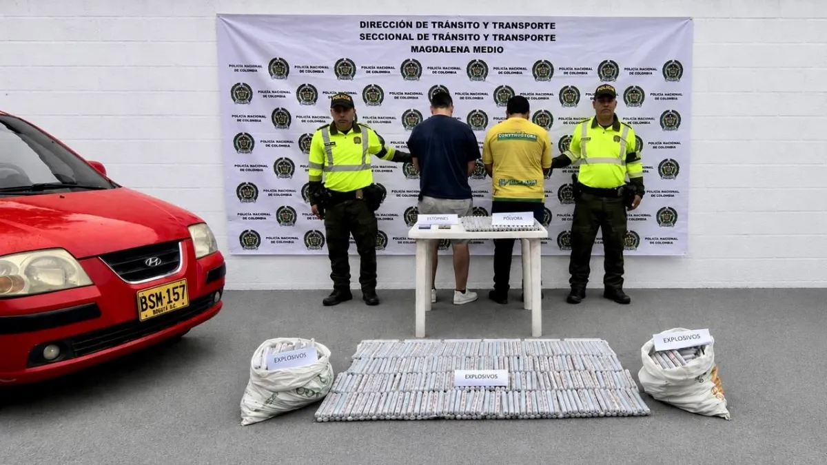 Policía incauta 600 barras de explosivo en Santander y detiene a dos personas