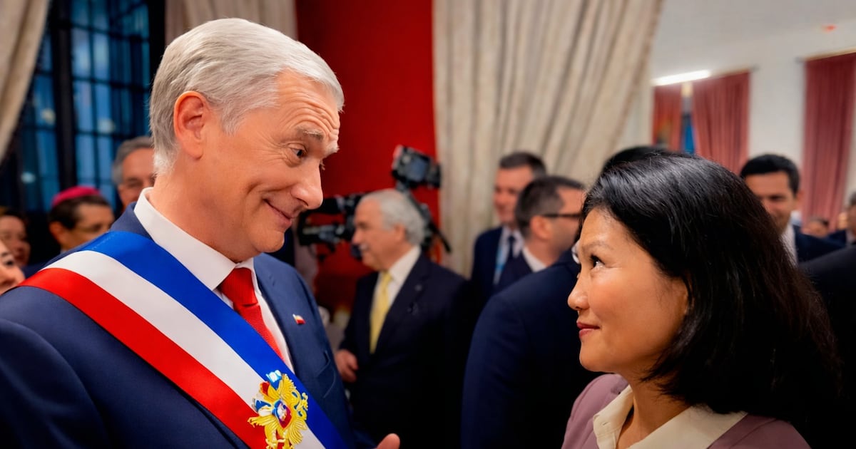 Kast asiste al cambio de mandato en Perú