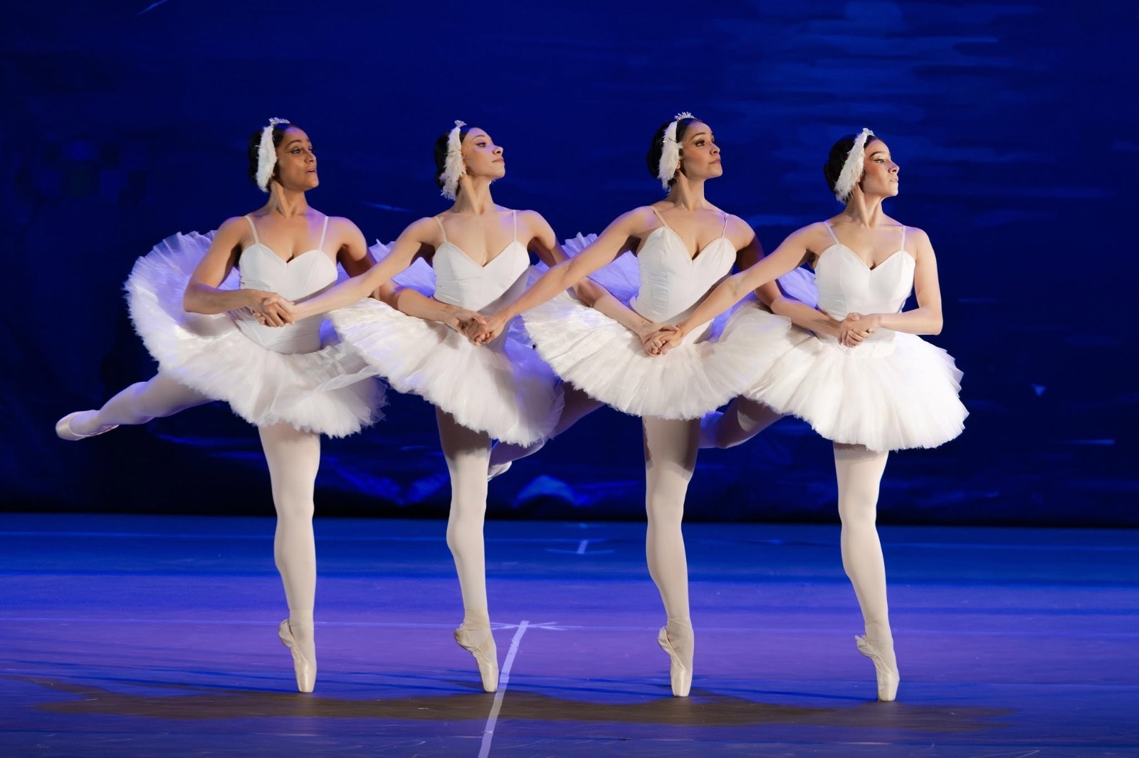 Ballet Nacional de Guatemala presenta 'El lago de los cisnes'