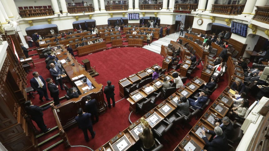 La evolución de las prioridades políticas en los discursos presidenciales peruanos