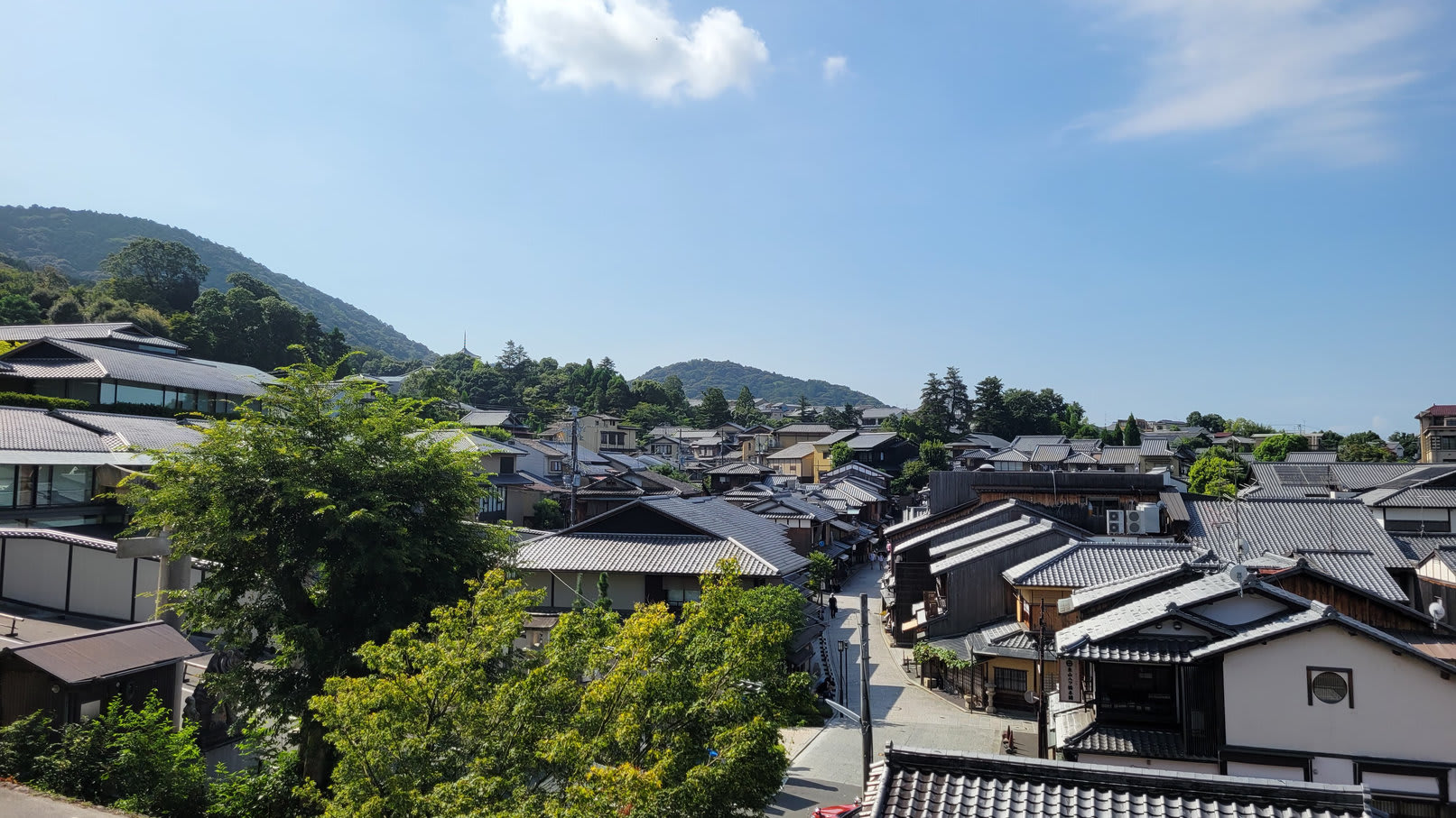 20250816_091711_rez_qeyovg