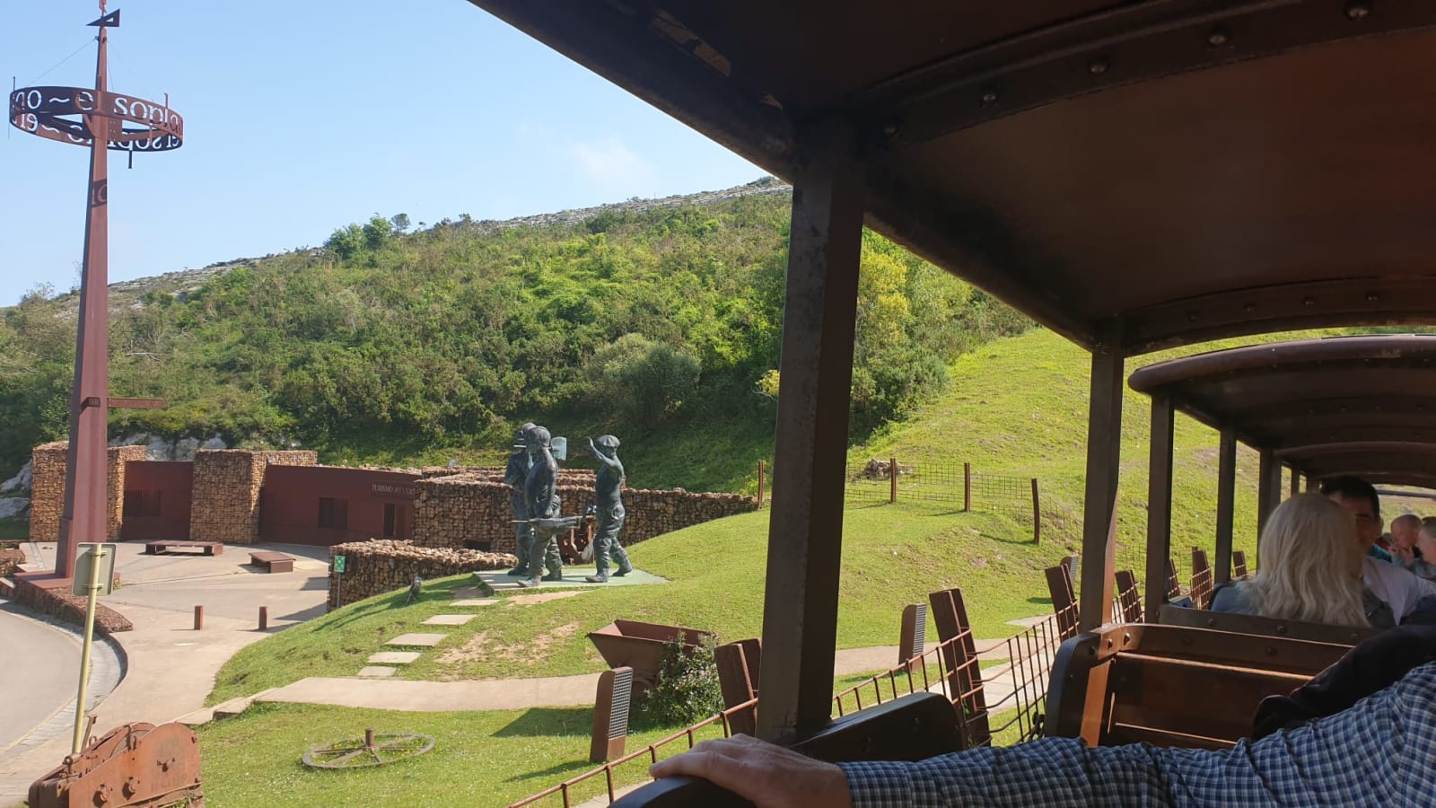 Group activities in the Cabuérniga valley and on the Cantabrian coast