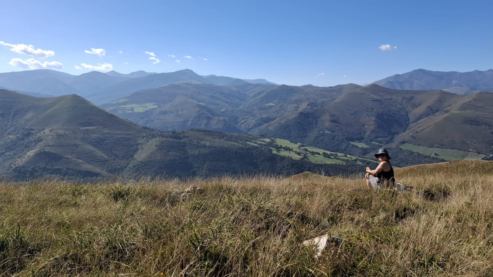 Group activities in the Cabuérniga valley and on the Cantabrian coast