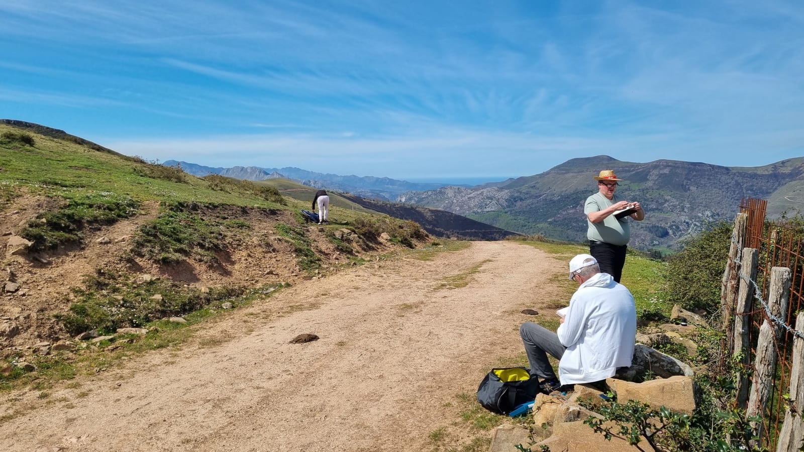 A Casa Agara painting and drawing week in Cantabria