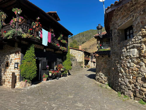 Group activities in the Cabuérniga valley and on the Cantabrian coast