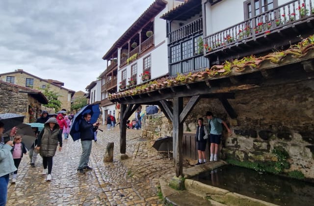 Group activities in the Cabuérniga valley and on the Cantabrian coast
