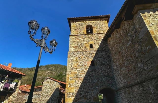 Group activities in the Cabuérniga valley and on the Cantabrian coast