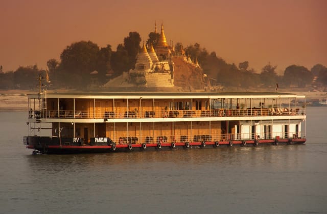 India: Kolkata & The Lower Ganges River Cruise