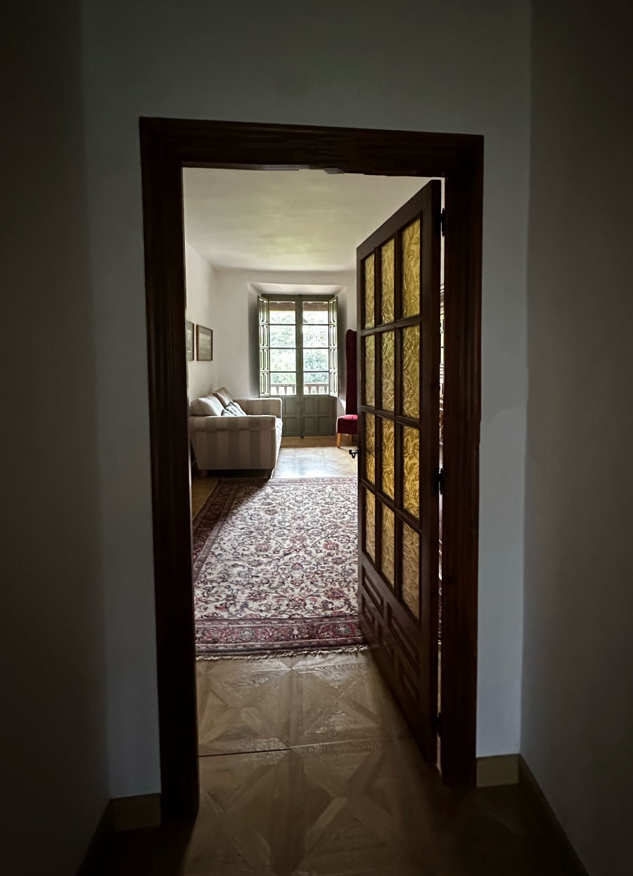 Doce habitaciones y ocho baños repartidos por la casa