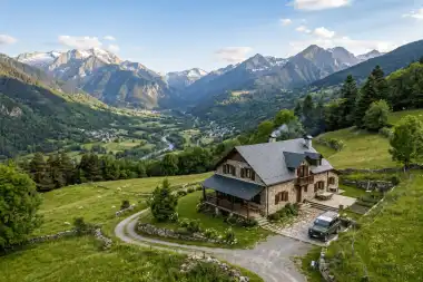 Masía del Prat - Casa de Montaña con Vistas al Valle, Pirineos, España