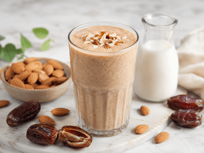 Bademli Hurmalı Smoothie
