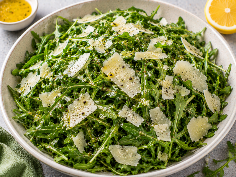 Rokalı Parmesan Salatası