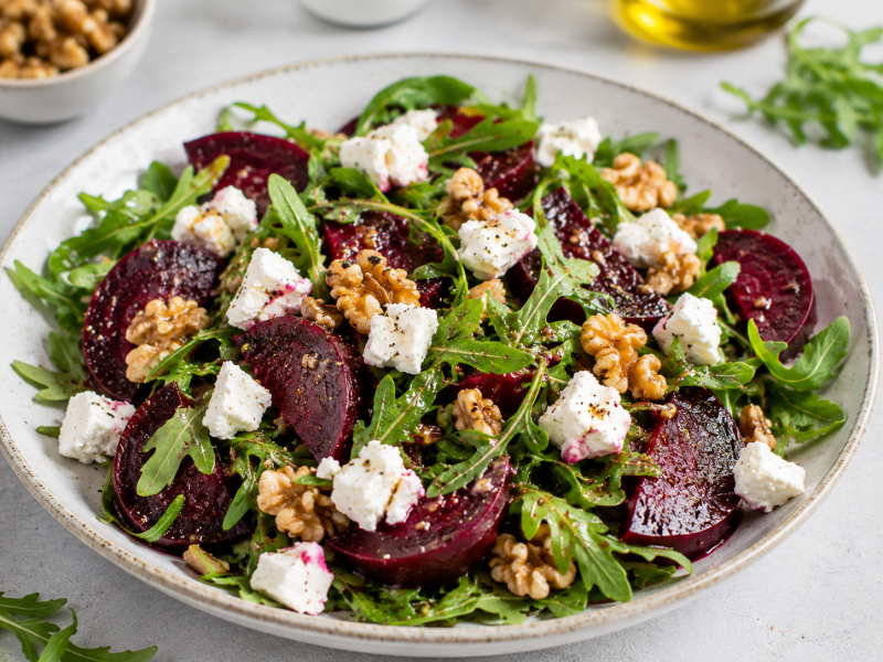 Pancar ve Keçi Peynirli Salata