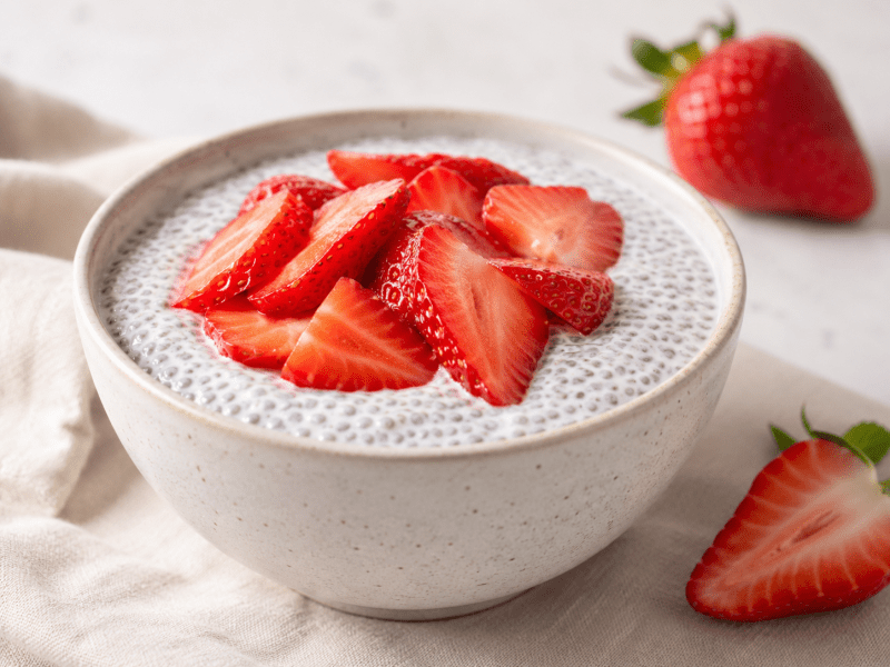 Çilekli Chia Puding