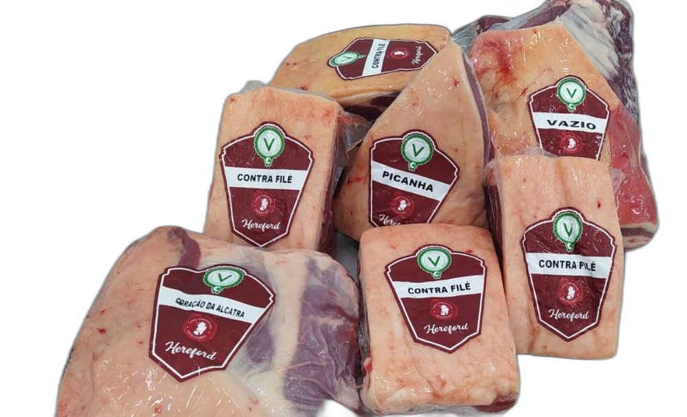 Vacuum-packed certified Hereford cuts — contra filé, picanha, vazio