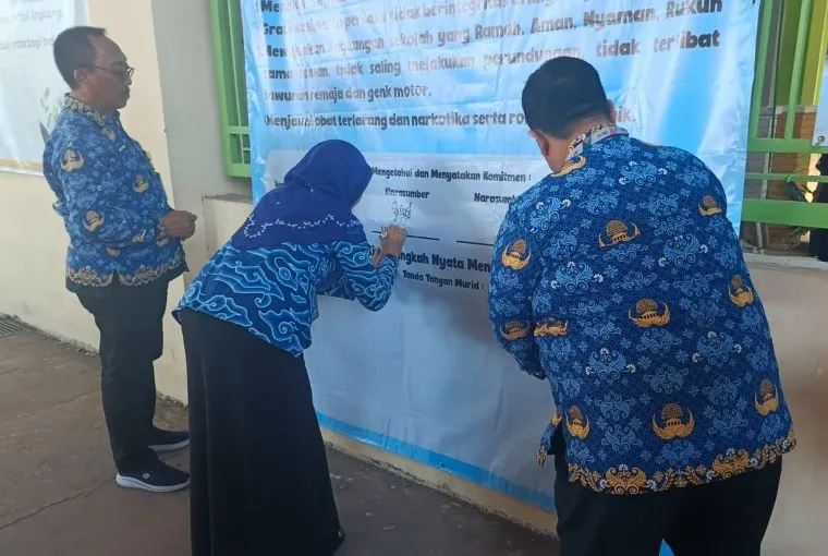 Peserta MPLS  Komitmen Jauhi obat terlarang, narkotika dan rokok elektronik
