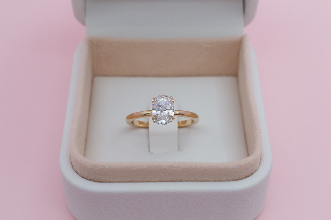 1ct Oval Moissanite solitaire with Gold Band