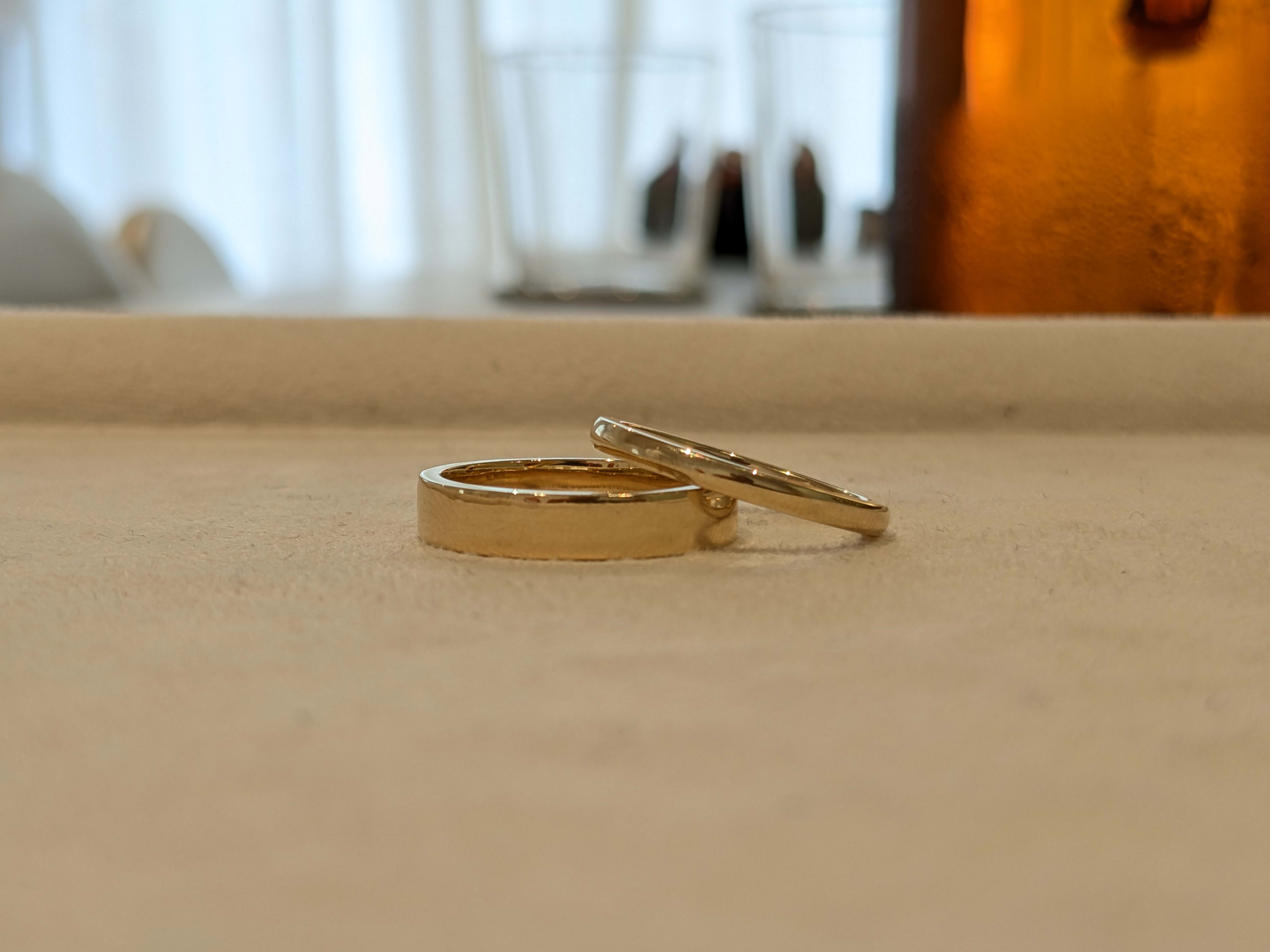 Yellow gold wedding rings of different widths