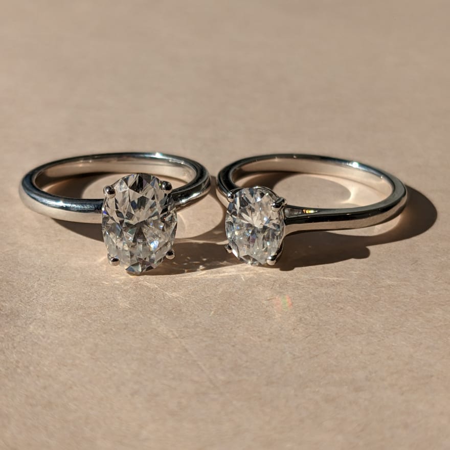 1 vs 2 carat oval diamond size
