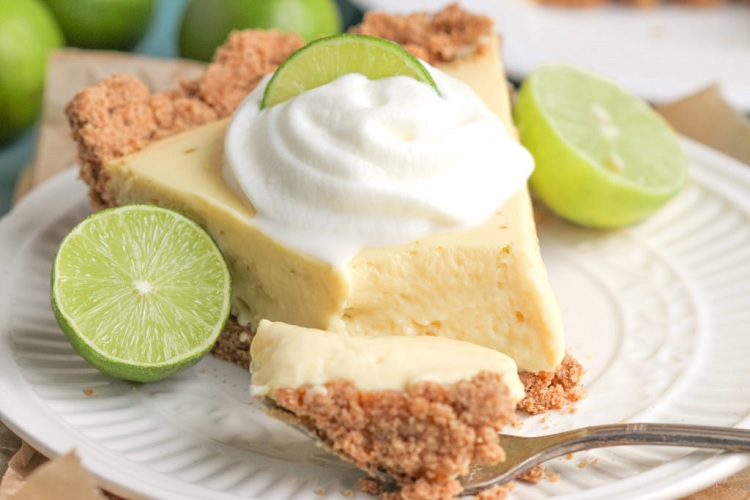 Blonde Giraffe Key Lime Pie Factory