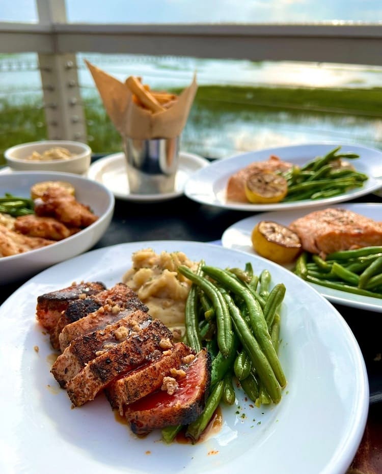 17 Best Restaurants & Places in Murrells Inlet, SC 2023 (Top Eats!)