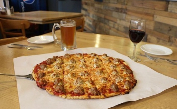 Villa Nova Pizzeria is known particularly for its specialization in delivering thin-crust Chicago pizzas