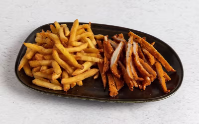 חזה עוף פקטורי בצלחת