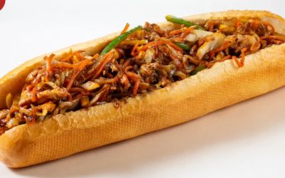 מוקפץ עוף בבאגט