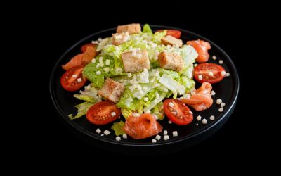 Азия цезарь с копченым лососем