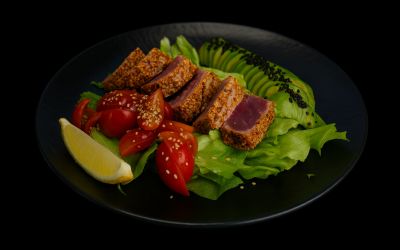 Салат с жаренным тунцом