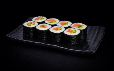 Футомаки с лососем и огурцом