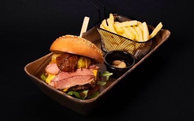 המבורגר עם חזה אווז