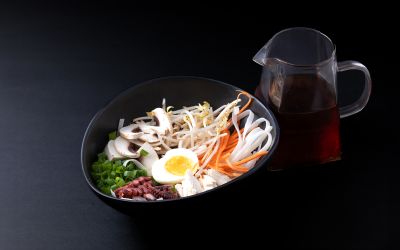 ראמן עוף ותמנון