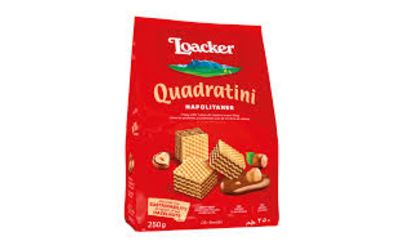 לואקר קוביות ופל במילוי קרם אגוזי לוז