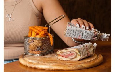 טוסט נקניק מיקס כפול