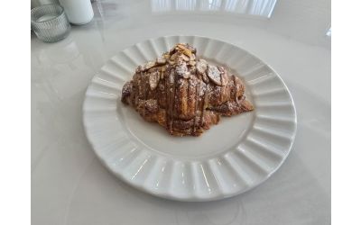 קוראסון שוקולד ושקדים