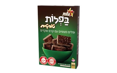 ופלים מצופים עם קרם שקדים