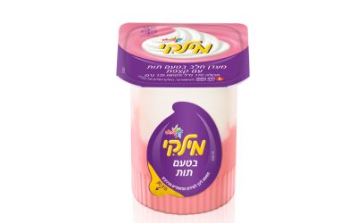 מעדן מילקי חלב בטעם תות עם קצפת