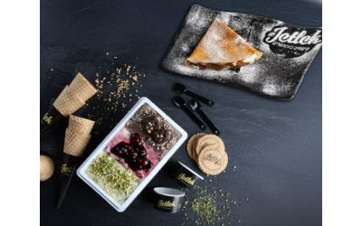 ארוחת קרפ וגלידה