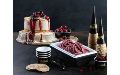 ארוחת עוגת גבינה ופנקייק עם פרוזן