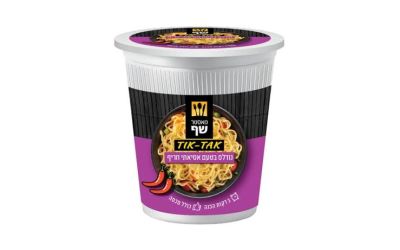 נודלס בטעם אסיאתי חריף