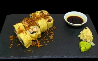 Hot roll with salmon and sweet potato