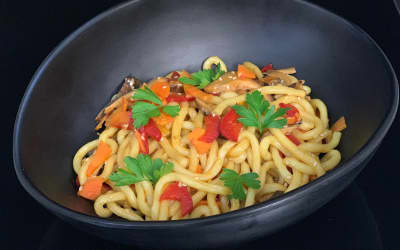 Wok noodles with vegetables