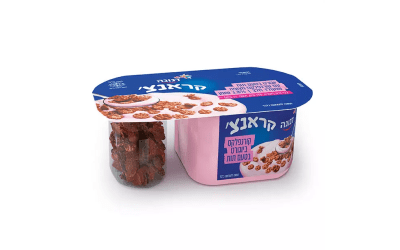 דנונה-קראנץ׳ יוגורט תות עם קורנפלס