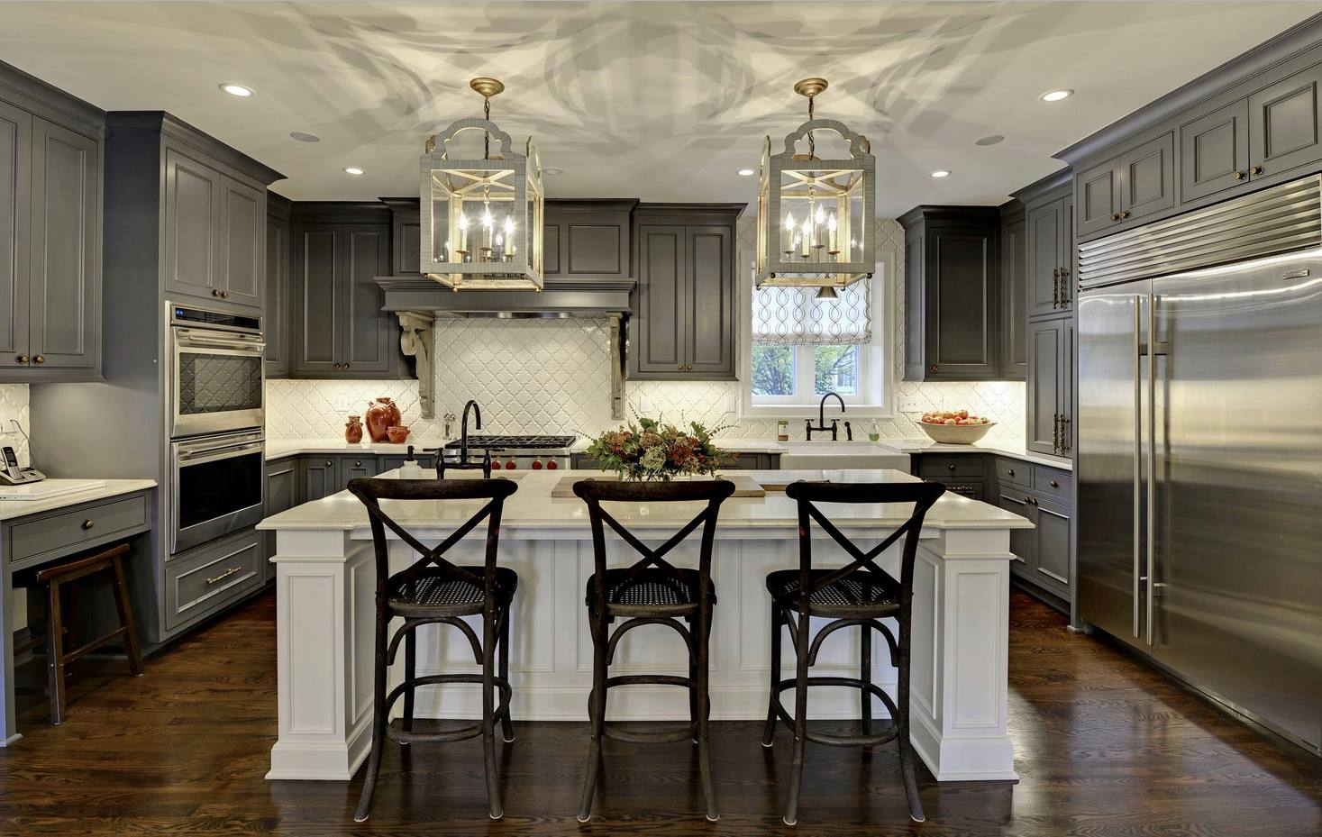 Kitchen maximusin in gray with monster fridge on the right