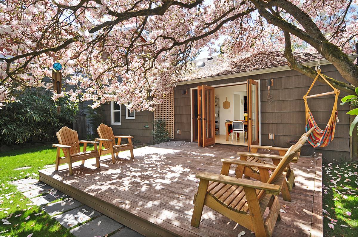 DIY Ideas For Your Backyard Furniture - Deck & Patio Chairs