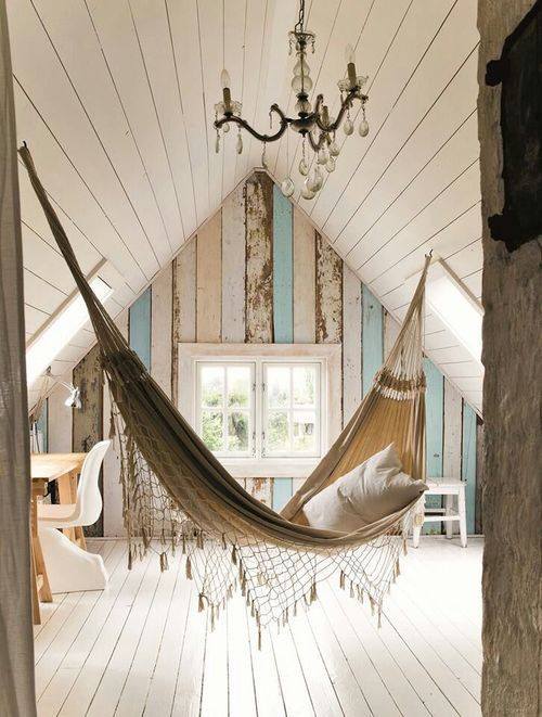 A hanging bed Teen bedroom room ideas # 22 What a great bonus room idea