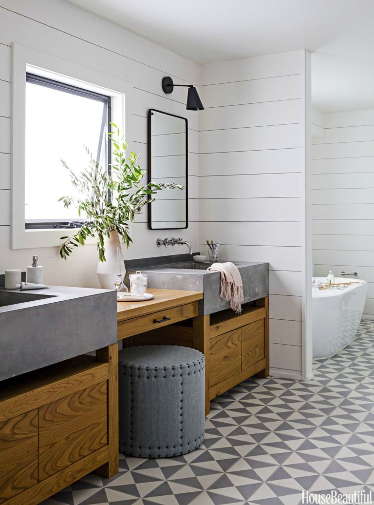 43 Effortless Ways To Create A Charming Farmhouse Bathroom